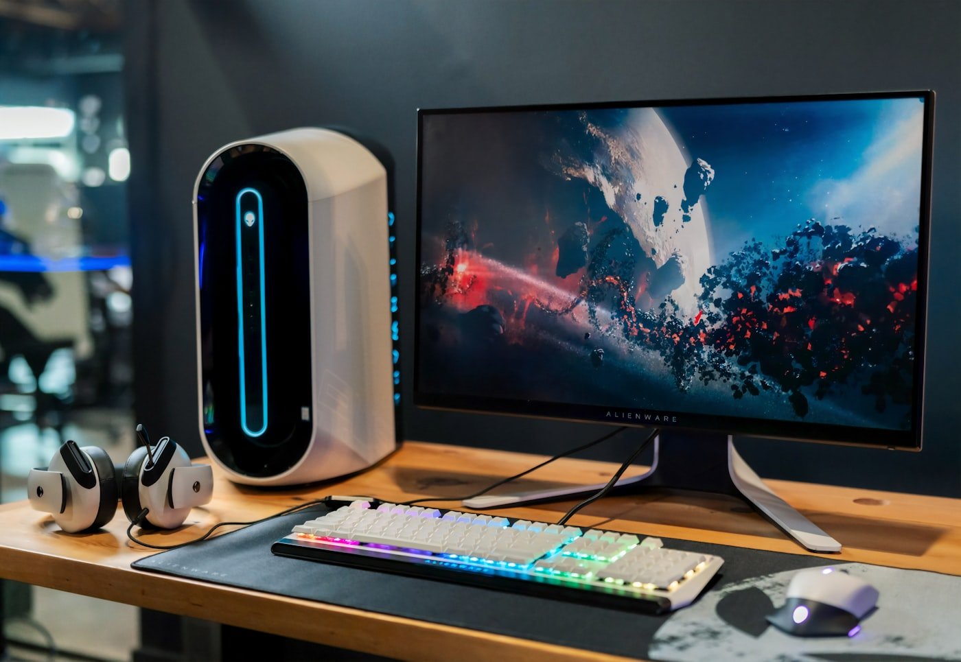 LG UltraGear 27-inch